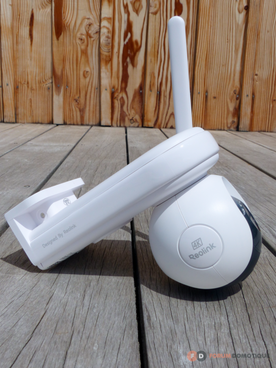Reolink Atlas PT Ultra antenne vue de côté