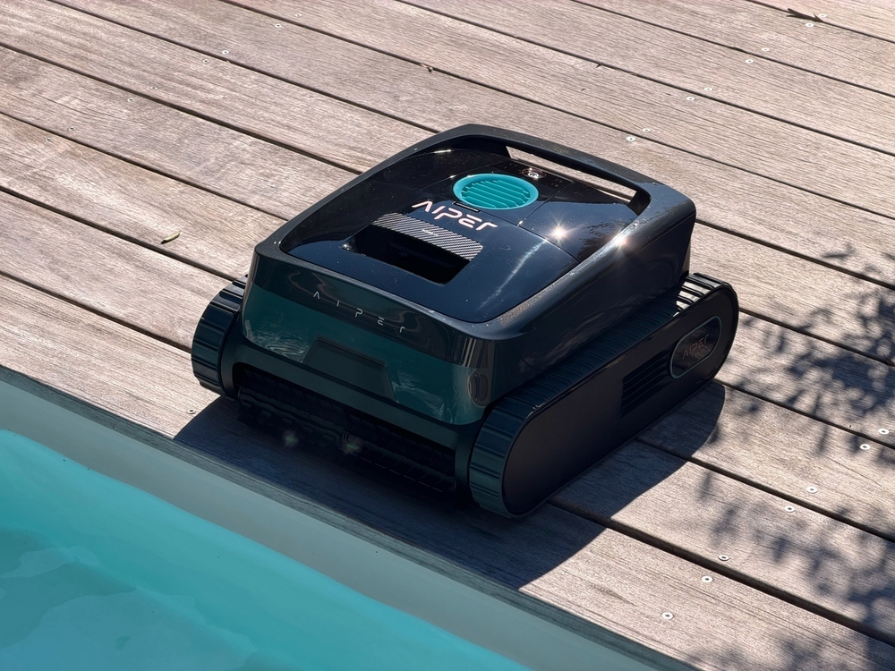 Aiper Scuba V3 pose