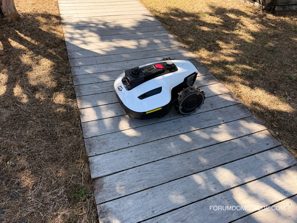 MAMMOTION yuka mini 2 1000 lidar passage bois